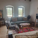 Dom wakacyjny Olive Old Qeparo