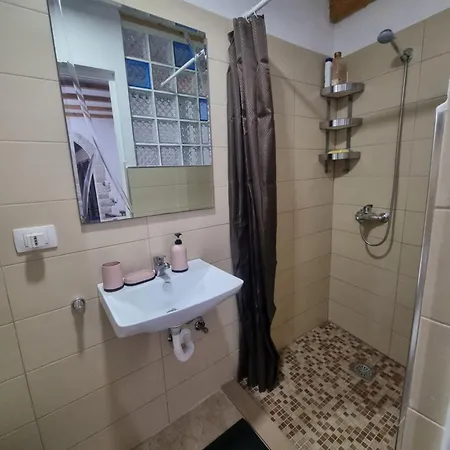 Holiday home Olive Old Qeparo